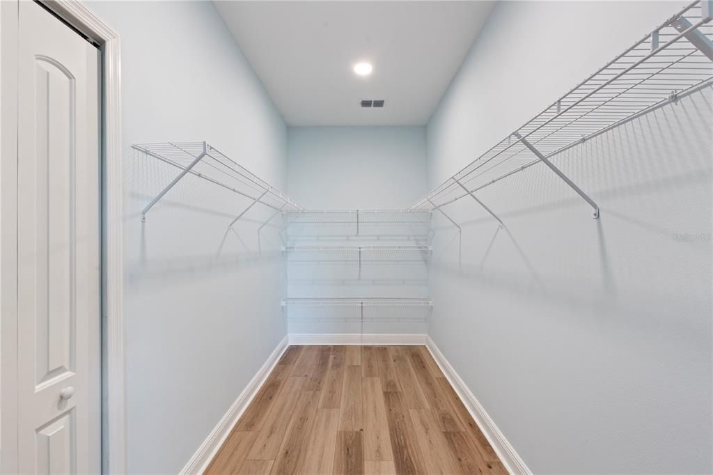 For Rent: $2,595 (3 beds, 2 baths, 2244 Square Feet)