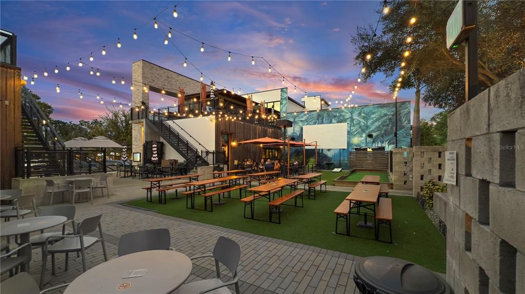 En Renta: $7,500 (4 camas, 3 baños, 2442 Pies cuadrados)