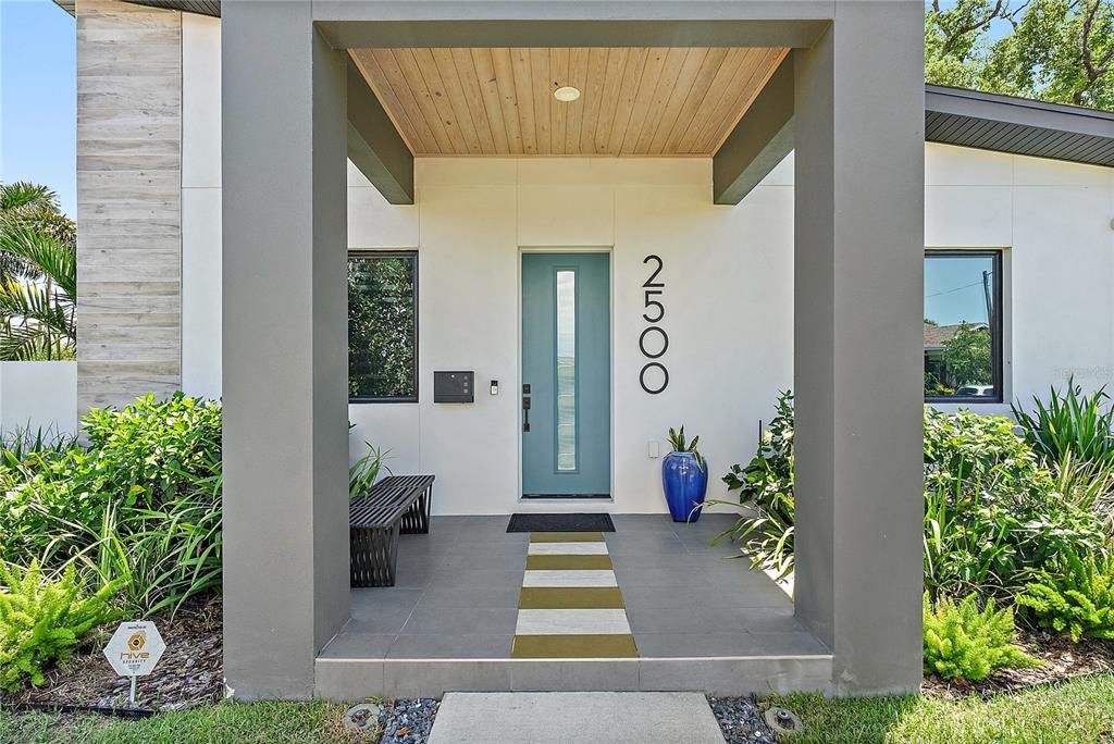 En Renta: $7,500 (4 camas, 3 baños, 2442 Pies cuadrados)