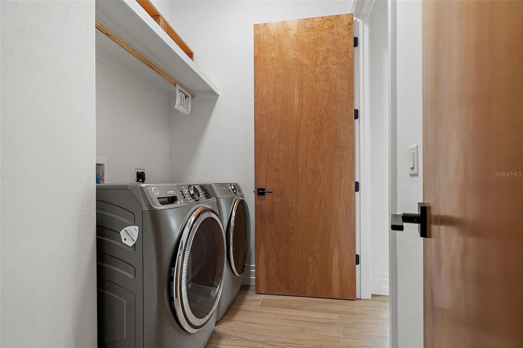 En Renta: $7,500 (4 camas, 3 baños, 2442 Pies cuadrados)