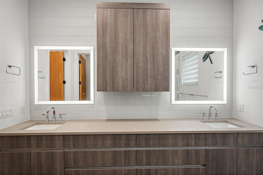 En Renta: $7,500 (4 camas, 3 baños, 2442 Pies cuadrados)