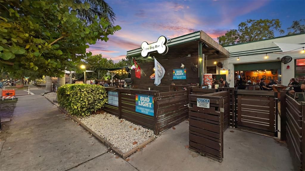 En Renta: $7,500 (4 camas, 3 baños, 2442 Pies cuadrados)