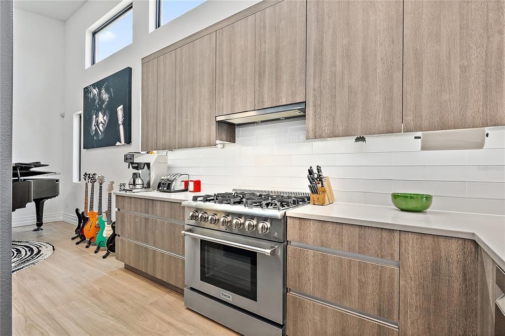 En Renta: $7,500 (4 camas, 3 baños, 2442 Pies cuadrados)