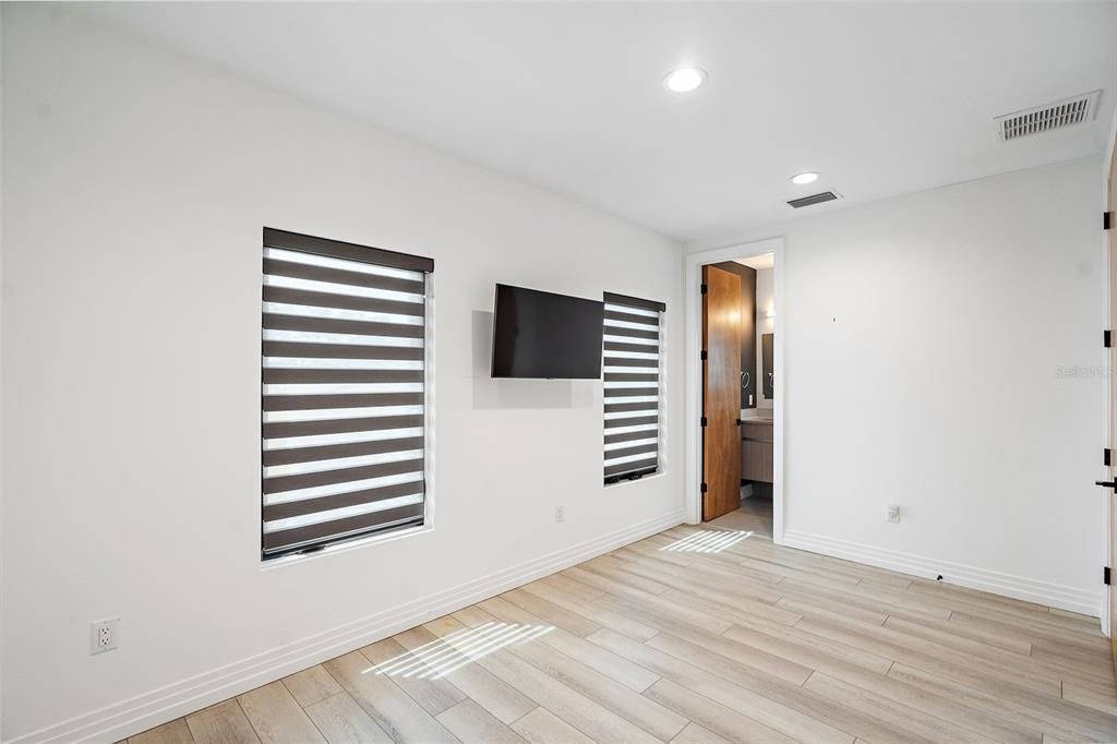 En Renta: $7,500 (4 camas, 3 baños, 2442 Pies cuadrados)