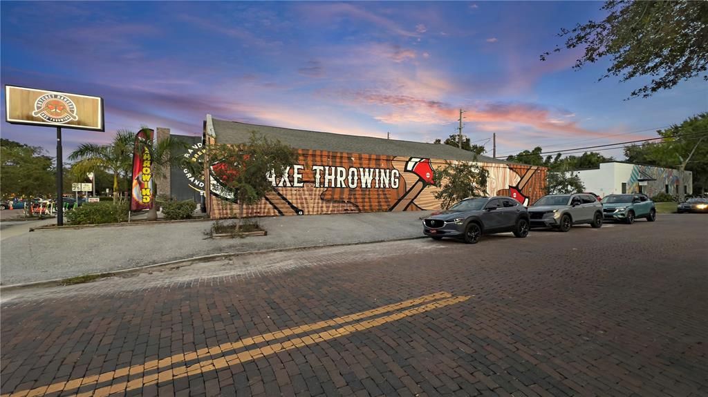 En Renta: $7,500 (4 camas, 3 baños, 2442 Pies cuadrados)