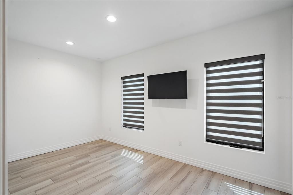 En Renta: $7,500 (4 camas, 3 baños, 2442 Pies cuadrados)