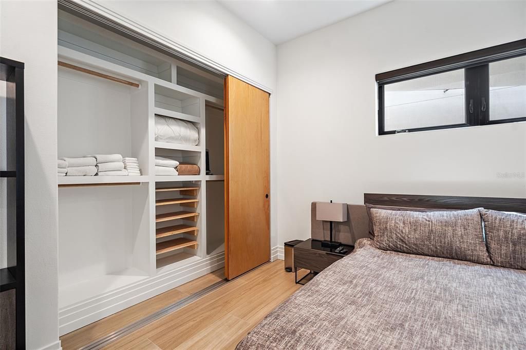 En Renta: $7,500 (4 camas, 3 baños, 2442 Pies cuadrados)