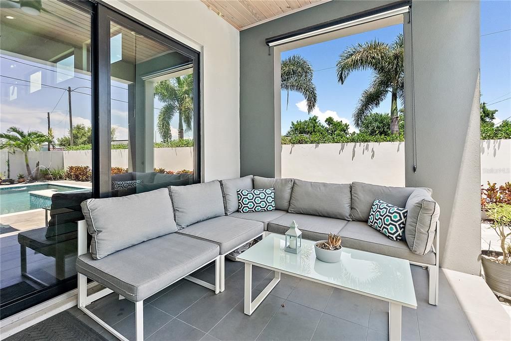 En Renta: $7,500 (4 camas, 3 baños, 2442 Pies cuadrados)