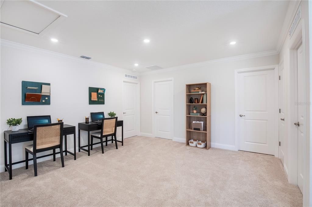 Под контрактом: $565,900 (5 спален, 4 ванн, 3059 Квадратных фут)