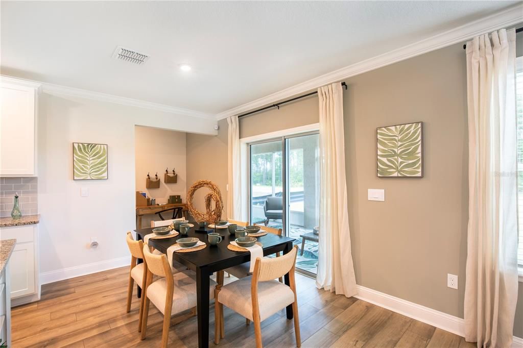 Под контрактом: $565,900 (5 спален, 4 ванн, 3059 Квадратных фут)