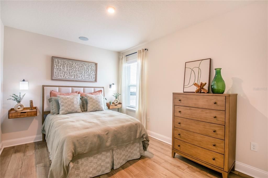 Под контрактом: $565,900 (5 спален, 4 ванн, 3059 Квадратных фут)