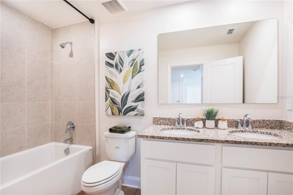 Под контрактом: $565,900 (5 спален, 4 ванн, 3059 Квадратных фут)