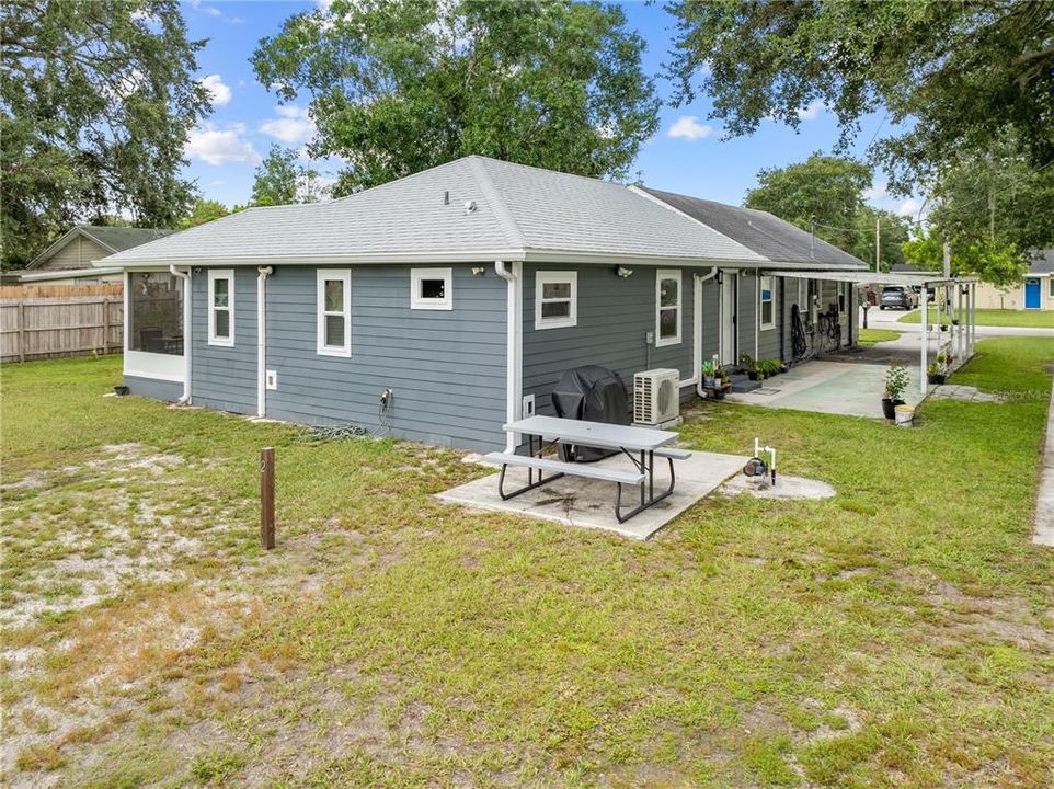 Под контрактом: $354,900 (3 спален, 2 ванн, 1592 Квадратных фут)