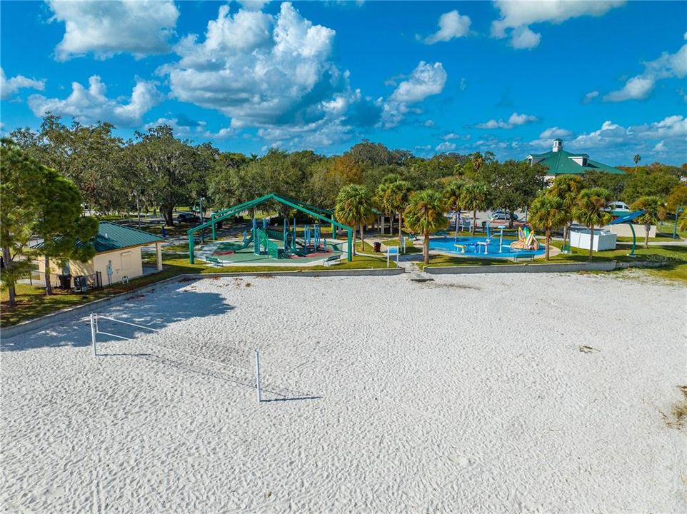 Под контрактом: $354,900 (3 спален, 2 ванн, 1592 Квадратных фут)