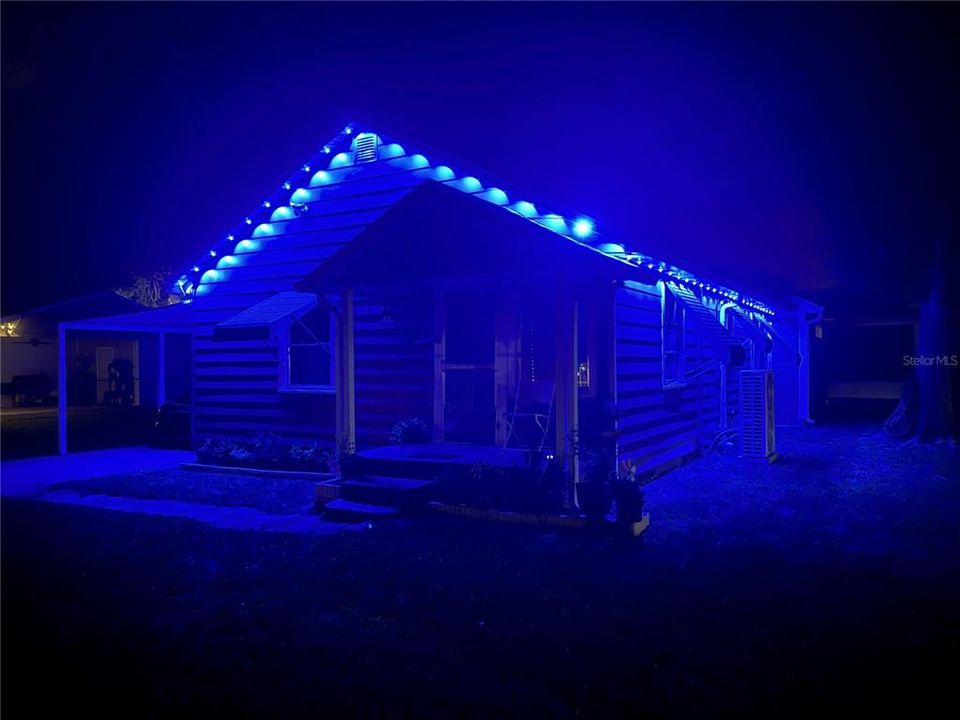 Под контрактом: $354,900 (3 спален, 2 ванн, 1592 Квадратных фут)