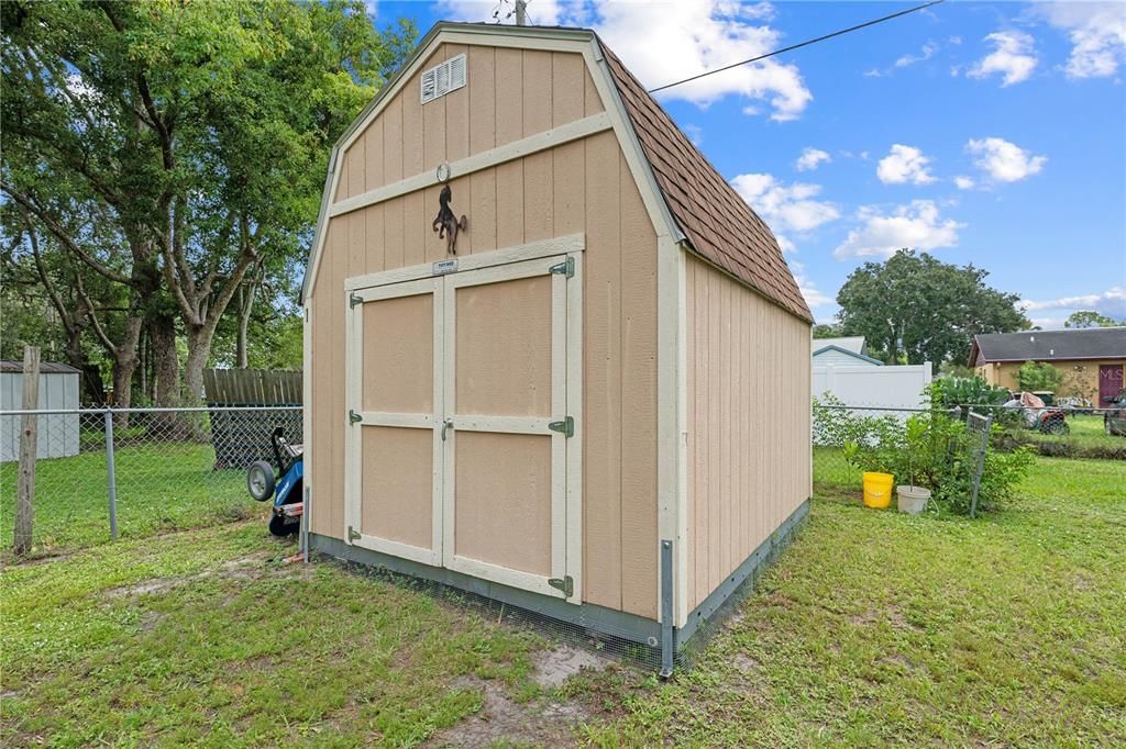 Под контрактом: $354,900 (3 спален, 2 ванн, 1592 Квадратных фут)