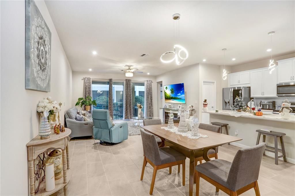 待售: $437,500 (3 贝兹, 2 浴室, 2243 平方英尺)