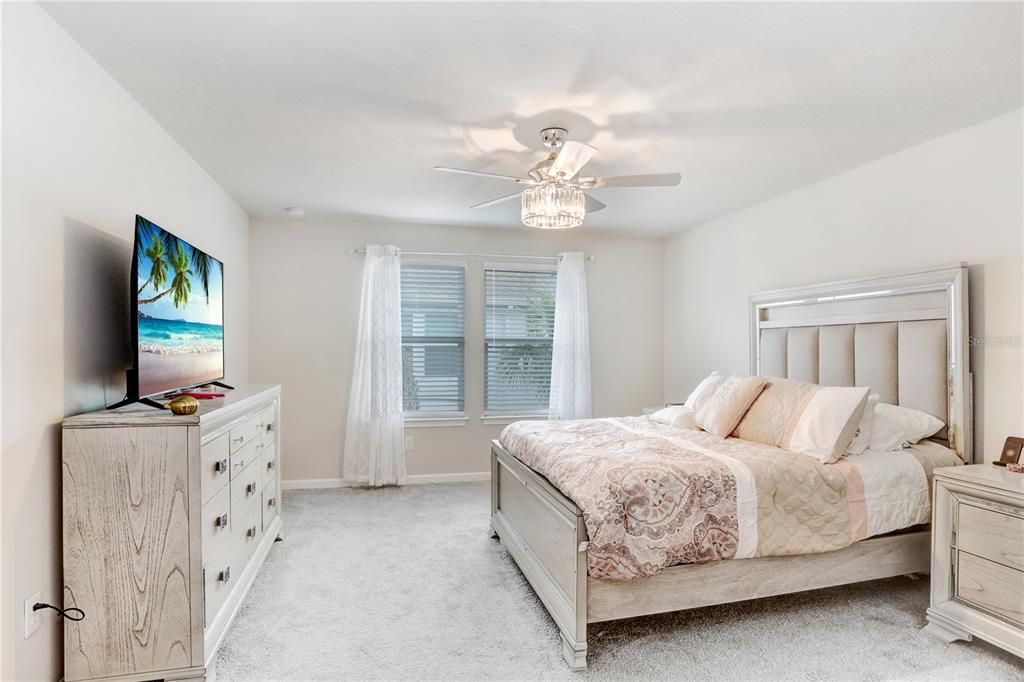 待售: $437,500 (3 贝兹, 2 浴室, 2243 平方英尺)