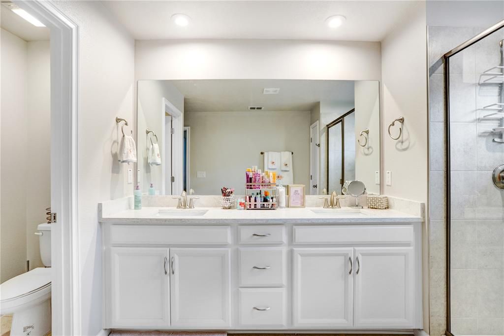 待售: $437,500 (3 贝兹, 2 浴室, 2243 平方英尺)