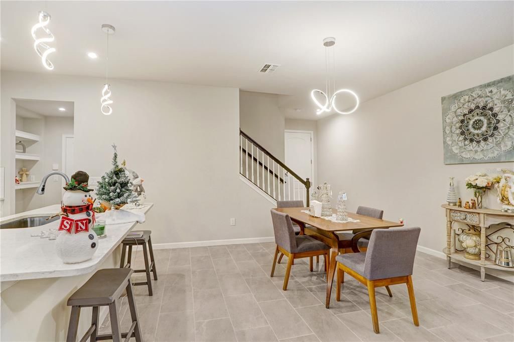 待售: $437,500 (3 贝兹, 2 浴室, 2243 平方英尺)