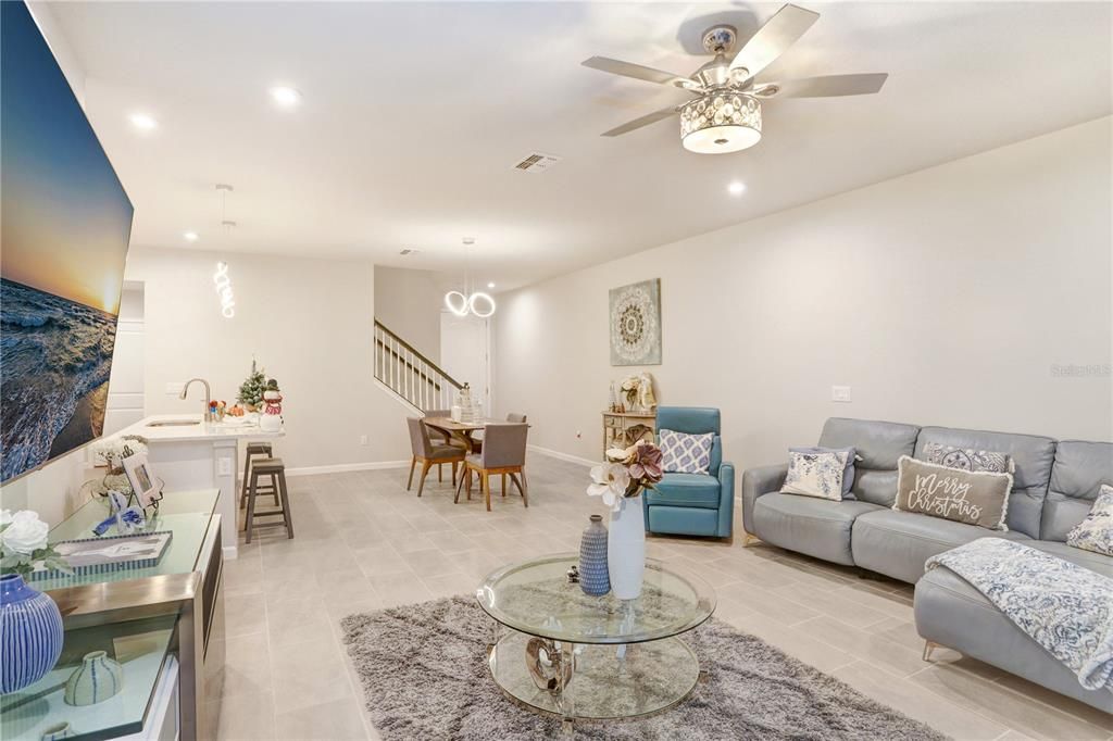 待售: $437,500 (3 贝兹, 2 浴室, 2243 平方英尺)