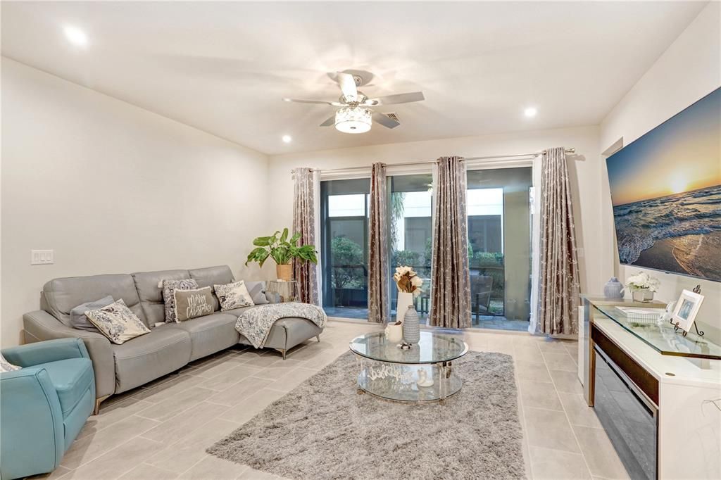 待售: $437,500 (3 贝兹, 2 浴室, 2243 平方英尺)