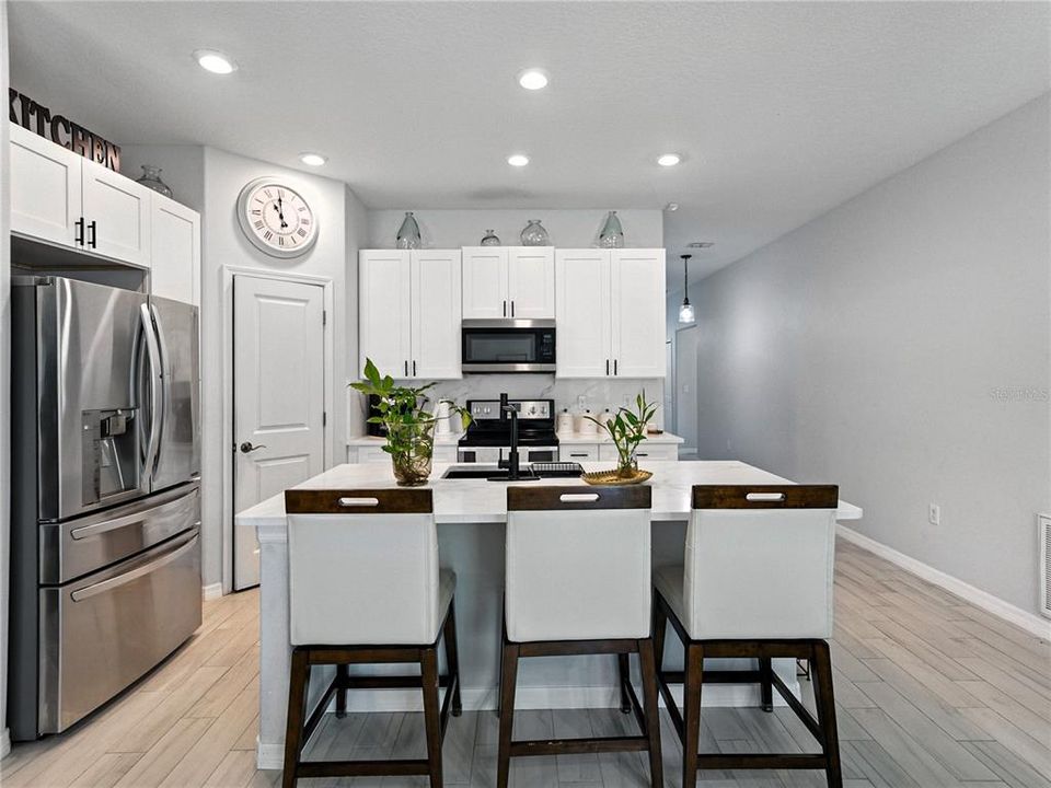 На продажу: $320,000 (3 спален, 2 ванн, 1555 Квадратных фут)