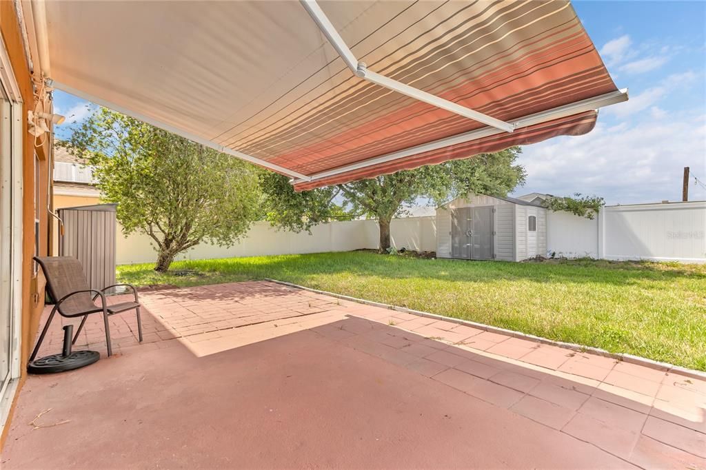 合同活跃: $330,000 (5 贝兹, 2 浴室, 2259 平方英尺)