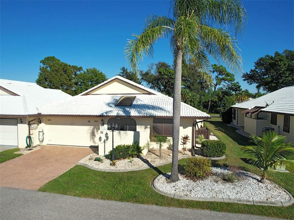 合同活跃: $284,900 (2 贝兹, 2 浴室, 1709 平方英尺)