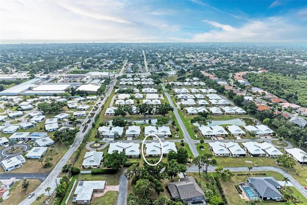 合同活跃: $284,900 (2 贝兹, 2 浴室, 1709 平方英尺)