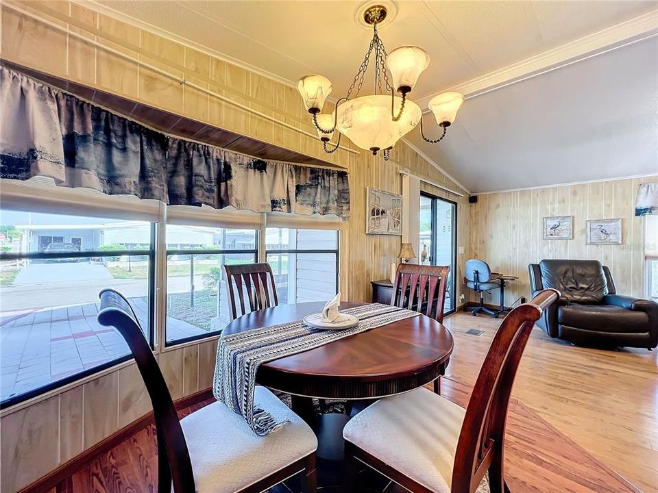 待售: $144,900 (2 贝兹, 2 浴室, 1113 平方英尺)