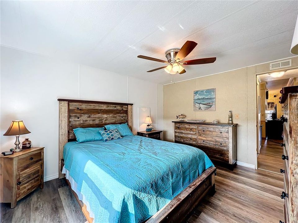 待售: $144,900 (2 贝兹, 2 浴室, 1113 平方英尺)