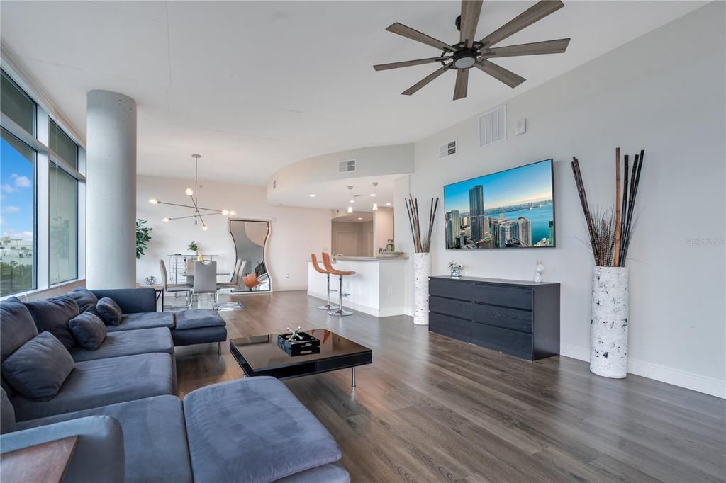 For Rent: $6,900 (4 beds, 2 baths, 2009 Square Feet)