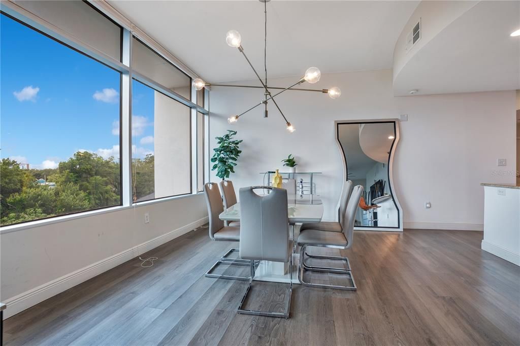 For Rent: $6,900 (4 beds, 2 baths, 2009 Square Feet)