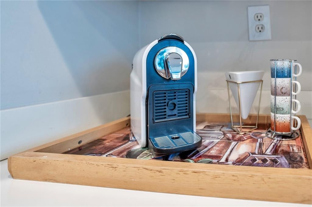 For Rent: $6,900 (4 beds, 2 baths, 2009 Square Feet)