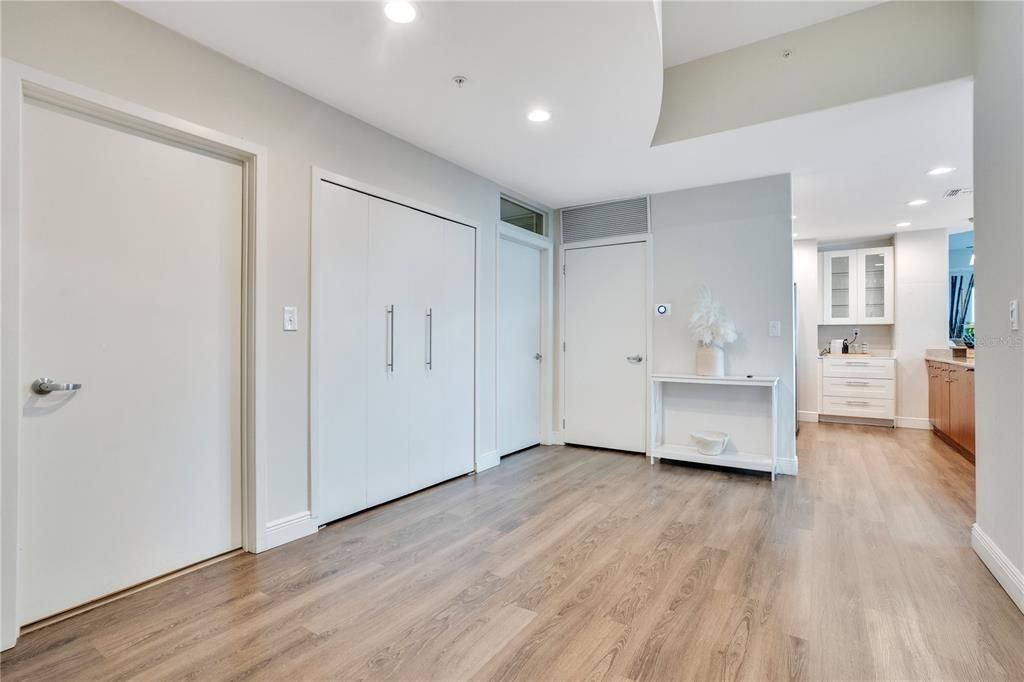 For Rent: $6,900 (4 beds, 2 baths, 2009 Square Feet)