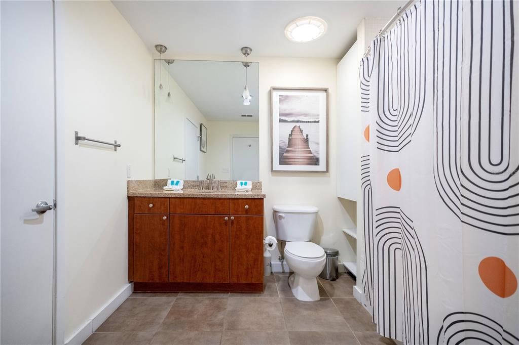 For Rent: $6,900 (4 beds, 2 baths, 2009 Square Feet)