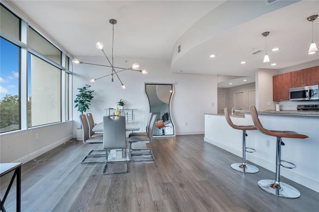 For Rent: $6,900 (4 beds, 2 baths, 2009 Square Feet)