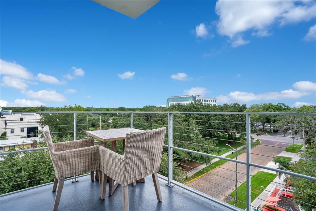 For Rent: $6,900 (4 beds, 2 baths, 2009 Square Feet)