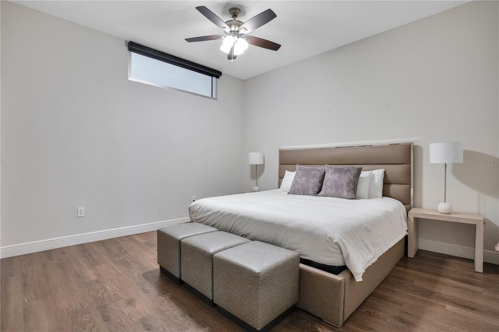 For Rent: $6,900 (4 beds, 2 baths, 2009 Square Feet)