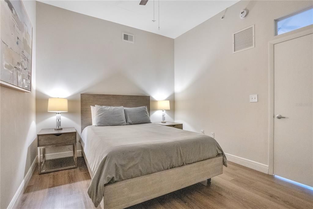 For Rent: $6,900 (4 beds, 2 baths, 2009 Square Feet)