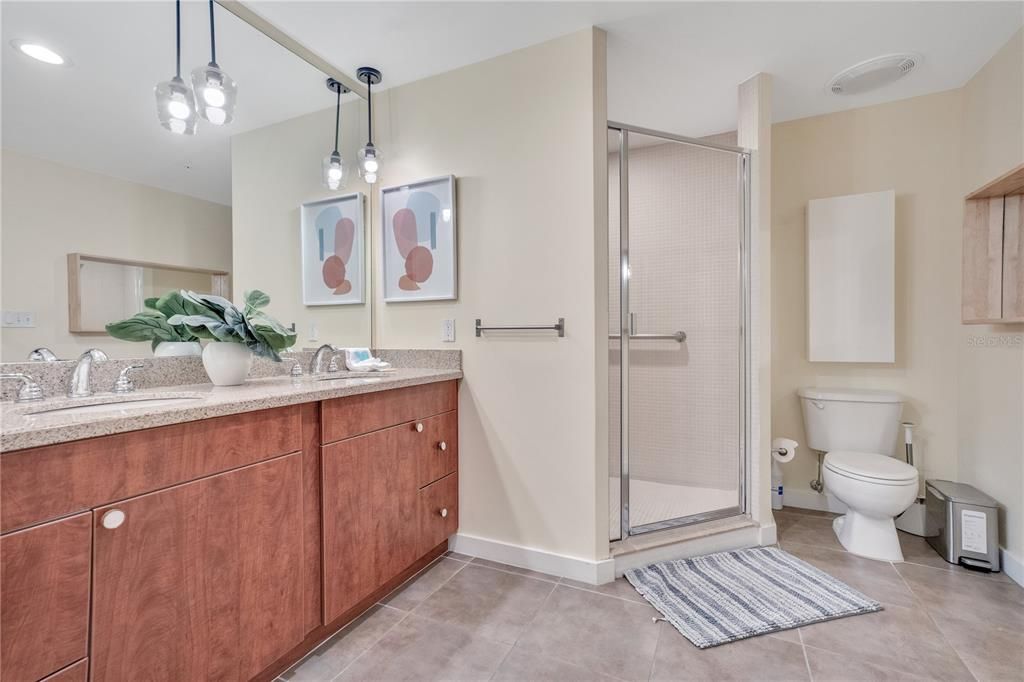 For Rent: $6,900 (4 beds, 2 baths, 2009 Square Feet)