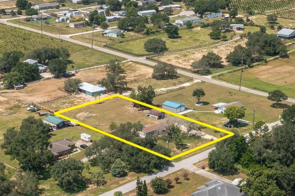 Под контрактом: $250,000 (3 спален, 3 ванн, 1536 Квадратных фут)