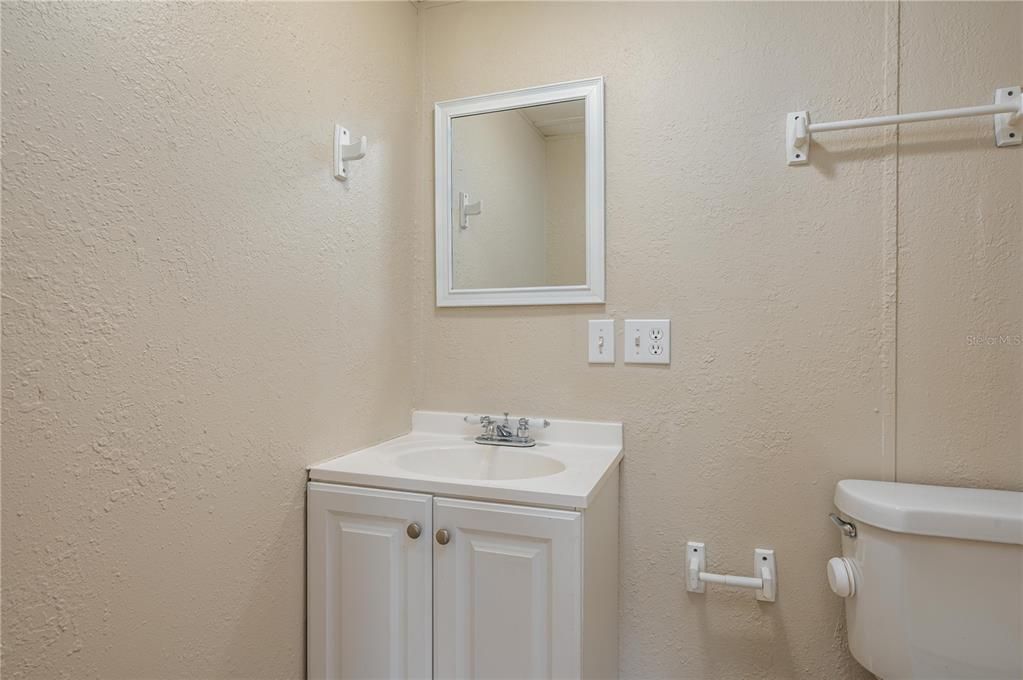 Под контрактом: $250,000 (3 спален, 3 ванн, 1536 Квадратных фут)