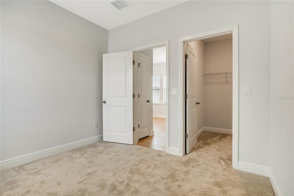 出租: $1,450 (1 贝兹, 1 浴室, 680 平方英尺)