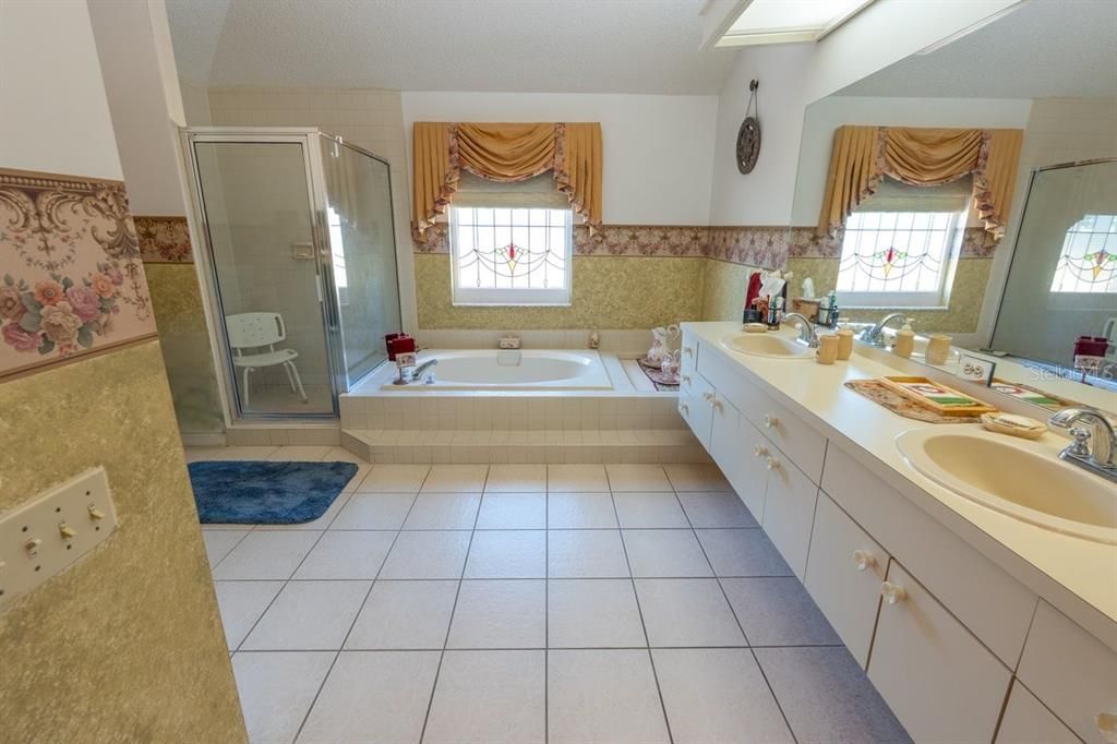 待售: $975,000 (4 贝兹, 3 浴室, 3264 平方英尺)