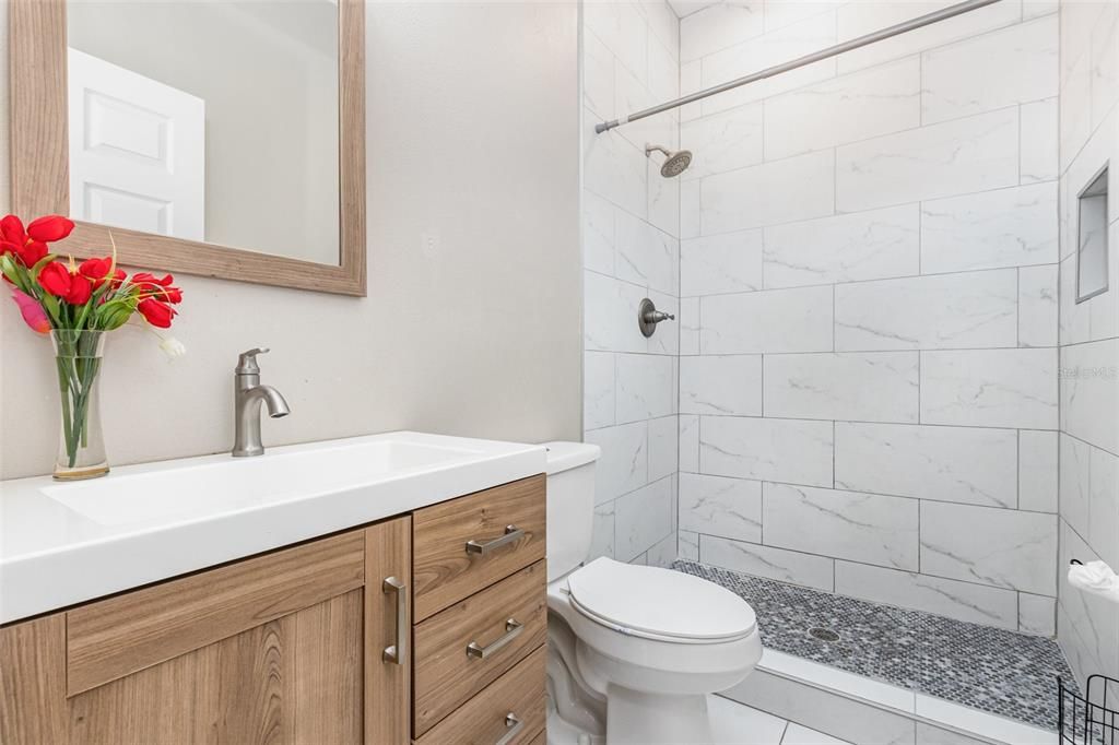 合同活跃: $519,000 (4 贝兹, 3 浴室, 2592 平方英尺)