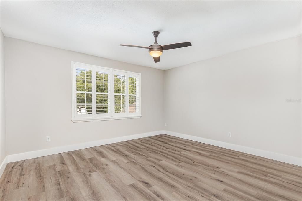 合同活跃: $519,000 (4 贝兹, 3 浴室, 2592 平方英尺)