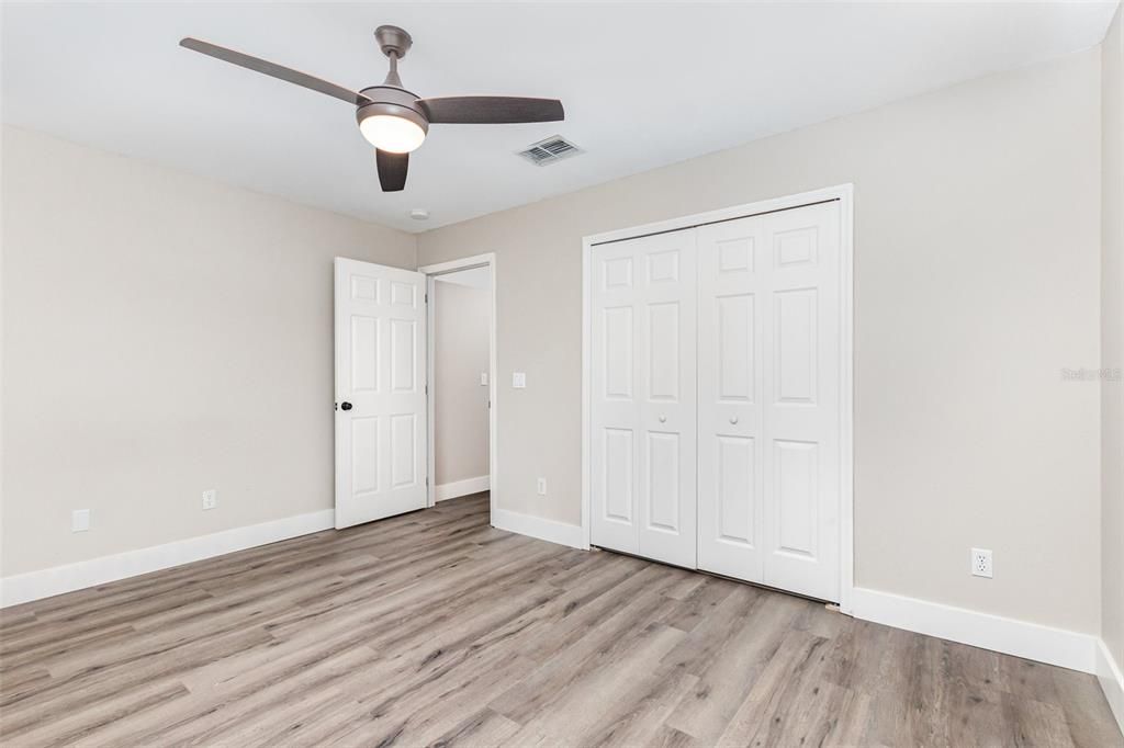 合同活跃: $519,000 (4 贝兹, 3 浴室, 2592 平方英尺)