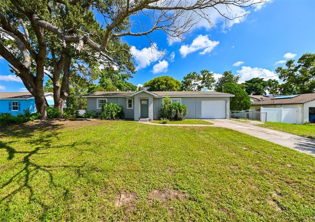 Activo con contrato: $250,000 (3 camas, 2 baños, 1070 Pies cuadrados)